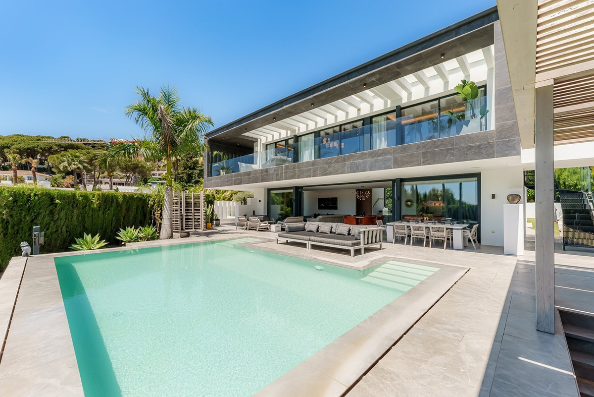 4 Bedroom Detached Villa in Nueva Andalucía