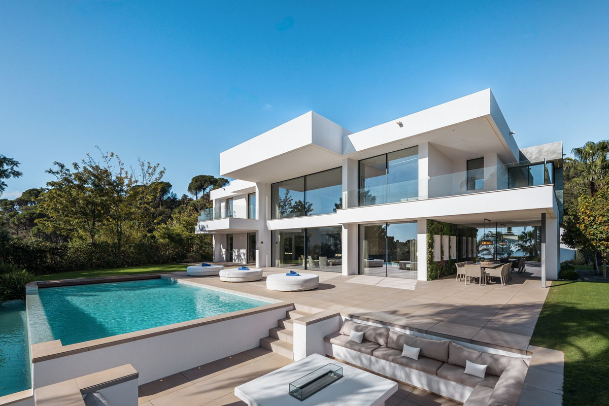 5 Bedroom Detached Villa in El Madroñal