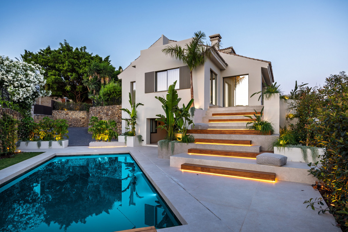 5 Bedroom Detached Villa in Nueva Andalucía