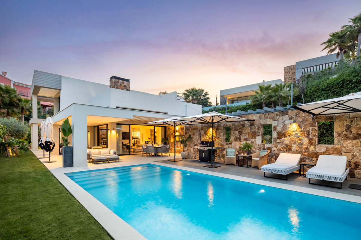 5 Bedroom Detached Villa in Nueva Andalucía