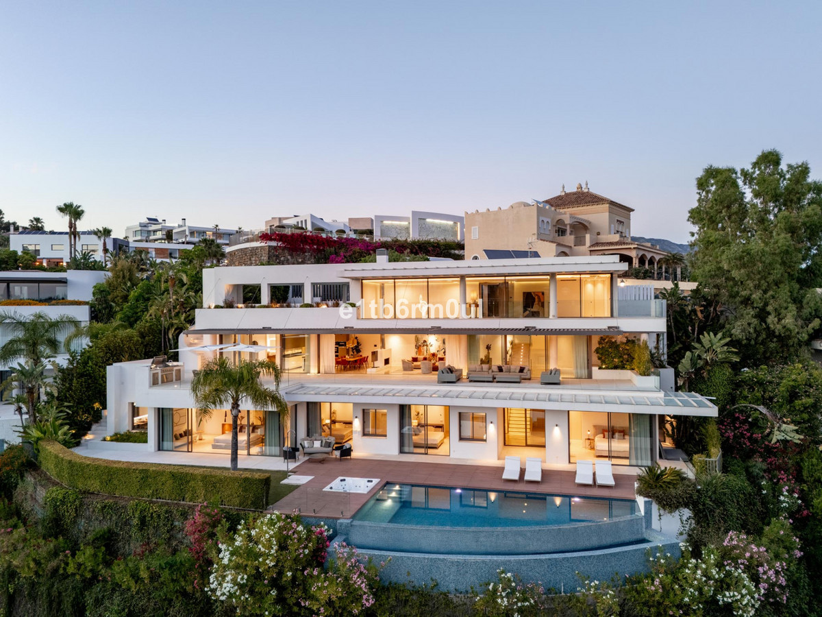 5 Bedroom Detached Villa in La Quinta