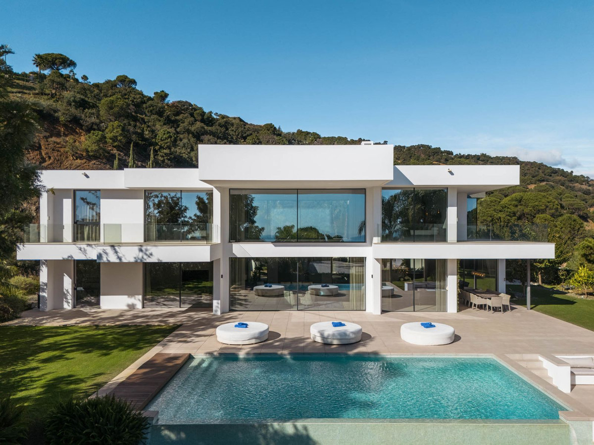5 Bedroom Detached Villa in El Madroñal