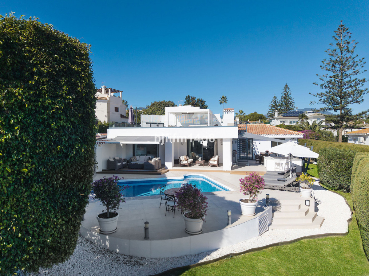 4 Bedroom Detached Villa in Nueva Andalucía