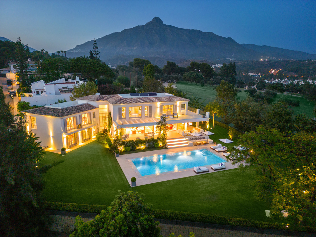 6 Bedroom Detached Villa in Nueva Andalucía