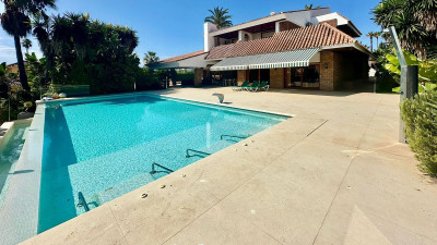 7 Bedroom Detached Villa in Nueva Andalucía