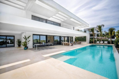 6 Bedroom Detached Villa in Nueva Andalucía