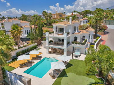 6 Bedroom Detached Villa in Nueva Andalucía
